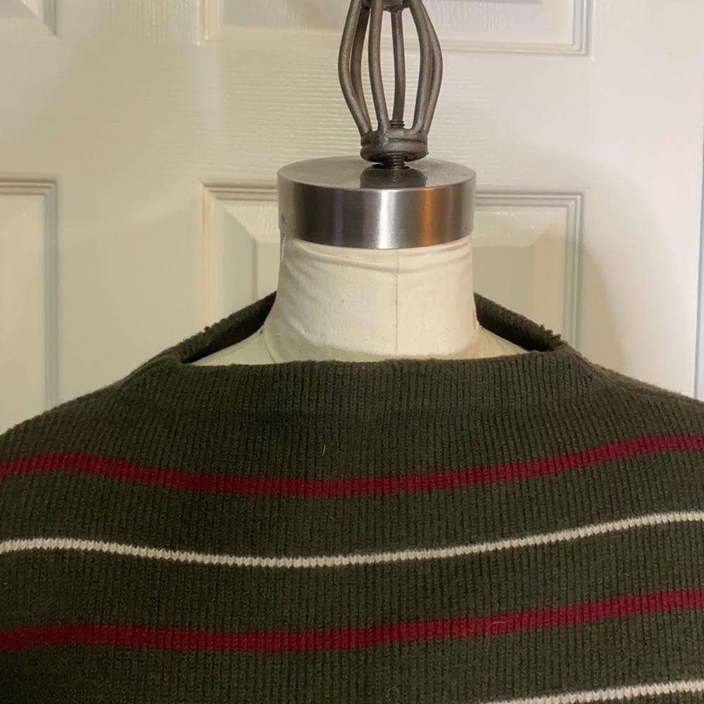 Vintage 100% Wool Knit Green sweater with red and white stripes - size M… - Picture 2 of 6
